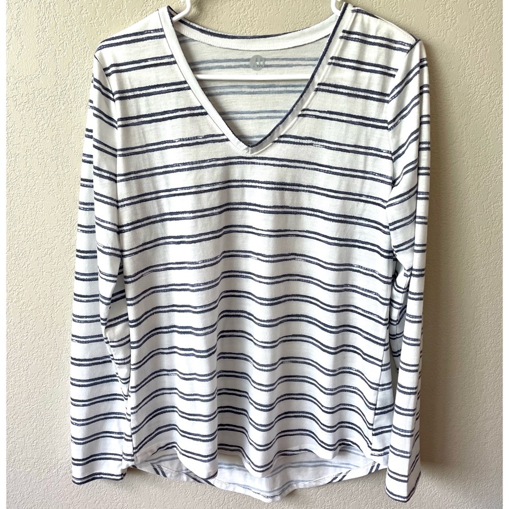 🌸A&I Long Sleeve Top